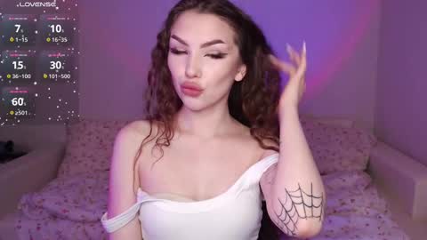 Snapshot of guilty_pleasureee chatting on February 25, 7:49 pm Marta online show from February 25, 7:49 pm