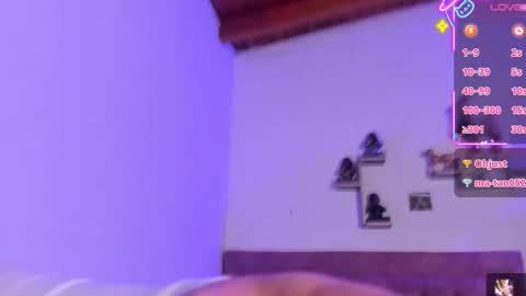Snapshot of guinivere_blake chatting on October 19, 8:49 am Hello Im Julieta Im 25 years old welcome to my room have fun and be happy. online show from October 19, 8:49 am