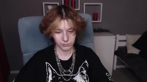 guitarandangell online show from February 11, 8:27 am