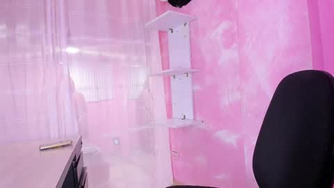 Miss online show from March 1, 7:15 pm