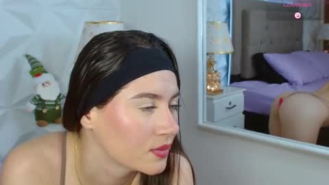 Gwen Drew online show from December 17, 1:26 pm