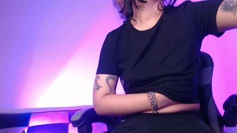 gwenhazel online show from December 2, 11:23 am