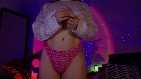 gwenhilton online show from January 24, 5:42 am