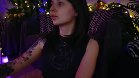 gwenhilton online show from March 5, 5:50 am