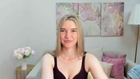 gwensmitt online show from July 2, 3:23 am