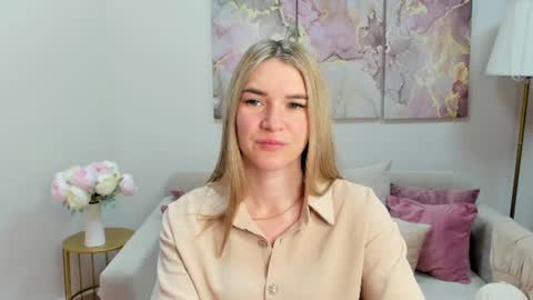 gwensmitt online show from July 5, 8:58 pm