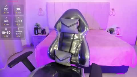 gyal_8_ online show from March 8, 12:31 pm