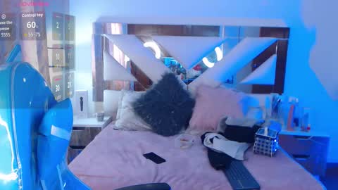 gyal_8_ online show from November 16, 1:33 pm