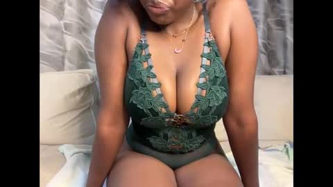 h_o_t_goddess online show from December 22, 12:36 am