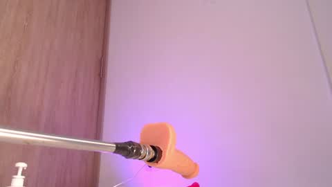  HADE ROSSE  online show from August 2, 5:49 pm