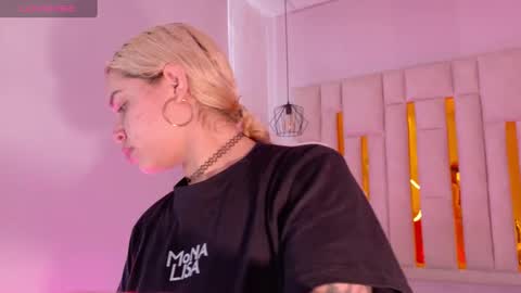 Haely online show from November 17, 7:03 pm