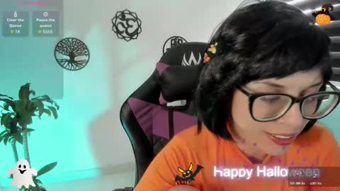 Hailee online show from October 31, 6:56 pm