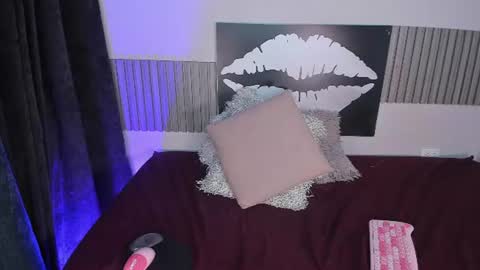 laura online show from July 24, 2:09 am