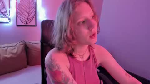 Hailey online show from December 4, 8:05 am