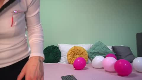 Snapshot of haileymoon85 chatting on March 12, 4:08 am Hailey online show from March 12, 4:08 am