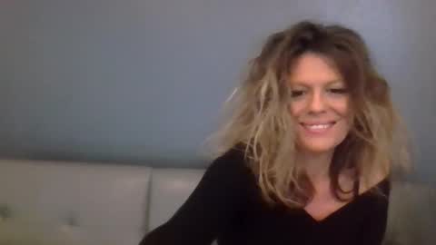 Hailey online show from November 12, 7:45 pm