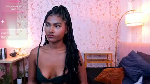 Halley Lorens online show from July 30, 9:04 pm