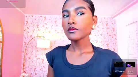 Halley Lorens online show from June 17, 7:04 pm