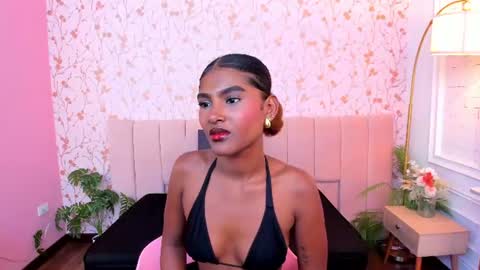 Halley Lorens online show from July 9, 7:27 pm