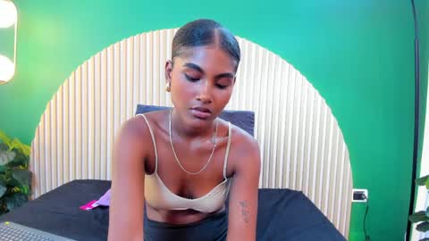Halley Lorens online show from May 2, 9:18 pm