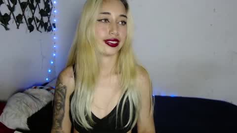 reashell online show from September 22, 10:19 pm