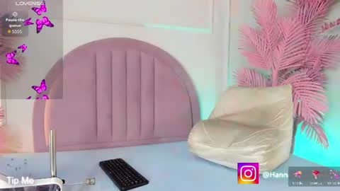 hanaahquinn online show from August 3, 11:38 am