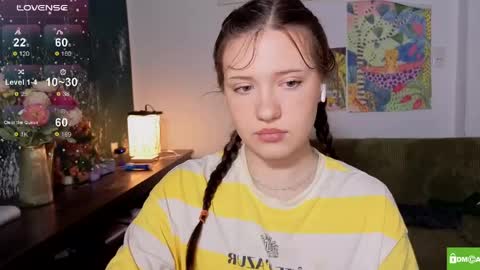hanahwoods online show from April 29, 2:37 am