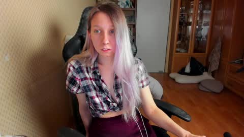 Snapshot of handsome_whale chatting on December 26, 4:21 am Mila online show from December 26, 4:21 am