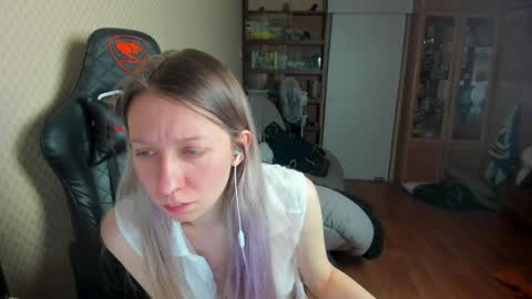 Snapshot of handsome_whale chatting on January 19, 6:21 pm Mila online show from January 19, 6:21 pm