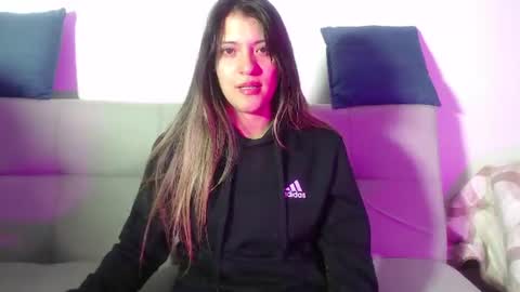 Hanna  online show from August 3, 2:15 am