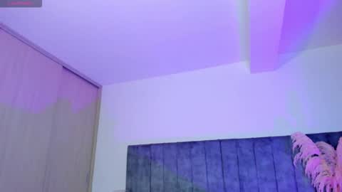 hanna_connorss online show from December 13, 11:43 pm