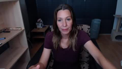 hanna_ha online show from June 18, 7:19 pm