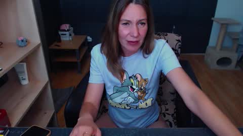 hanna_ha online show from May 31, 7:59 pm