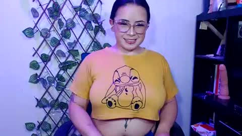 hanna_moons online show from July 3, 3:45 am