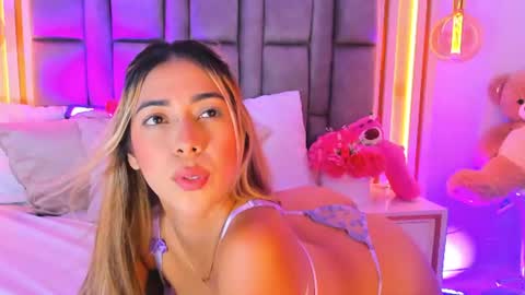 Eliana online show from July 19, 1:19 am