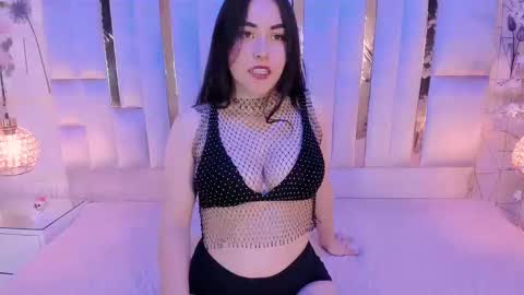 Snapshot of hannacollins_2 chatting on October 5, 1:27 pm Hanna Collins online show from October 5, 1:27 pm