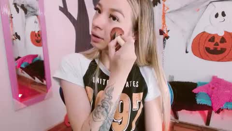 Hannah 027 online show from October 21, 10:52 am