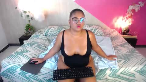 Hannah  online show from October 20, 12:19 pm