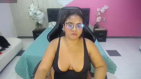 Snapshot of hannah__jackson chatting on October 6, 12:00 pm Hannah online show from October 6, 12:00 pm