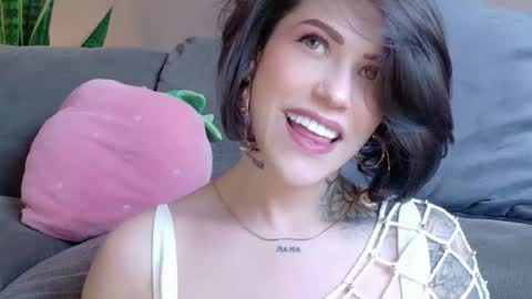 Hannah  online show from June 30, 8:08 pm