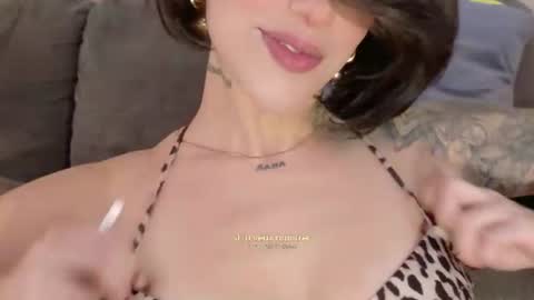 Hannah  online show from June 22, 12:59 am