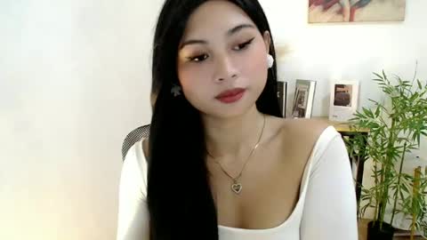 Riah online show from June 18, 2:57 am