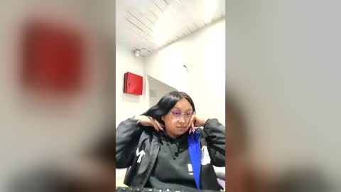 Hannah online show from July 11, 5:24 pm