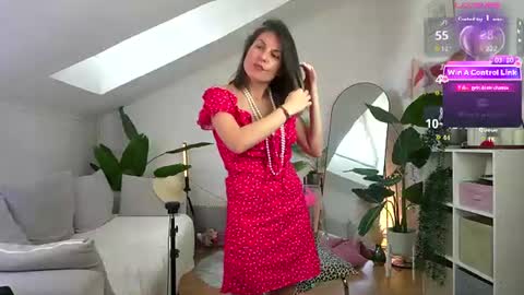 Hannah online show from July 12, 6:25 am