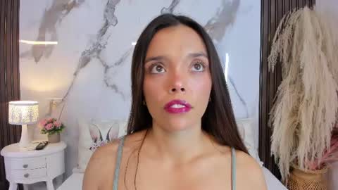 Hannahill69 online show from July 24, 4:54 am
