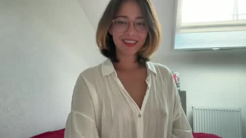 hannahinto online show from July 17, 1:59 pm