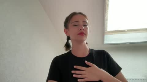 hannahinto online show from June 22, 12:24 pm