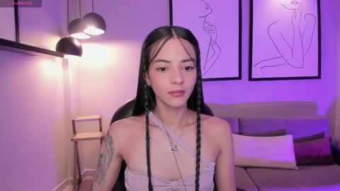 HANNAH J online show from November 22, 7:27 pm