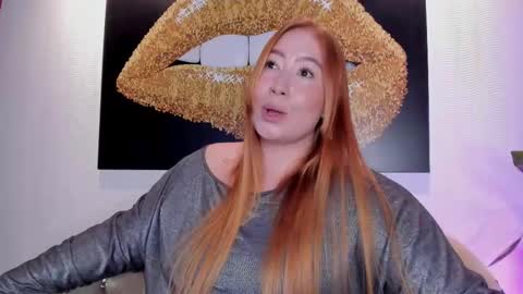 hannamartinn_ online show from October 28, 4:13 pm