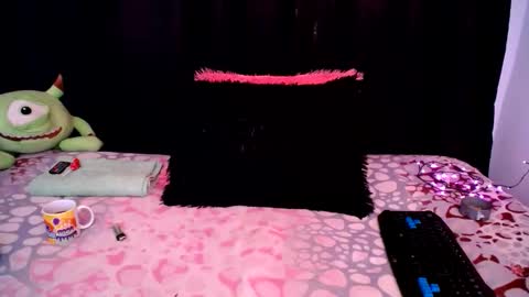 Snapshot of hannaqueen23 chatting on October 19, 12:45 am hannaqueen23 online show from October 19, 12:45 am